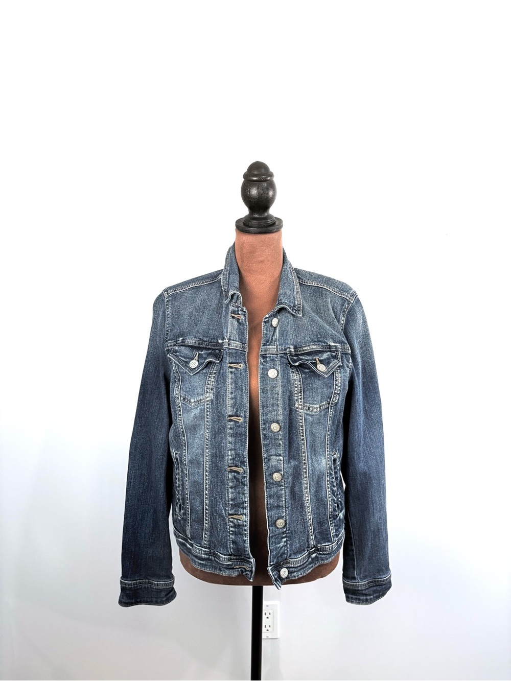 Women Classic Denim Jacket - Blue M/M from Reitmans
